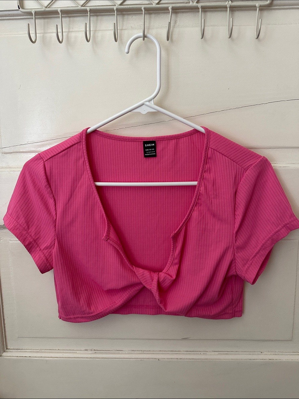 SHEIN Hot Pink Ribbed Twist-Front Cropped Capped Sleeves Tee